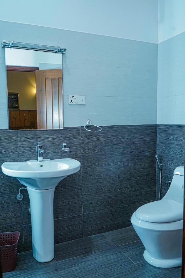 Blue Moon Residency Hotell Nuwara Eliya Exteriör bild