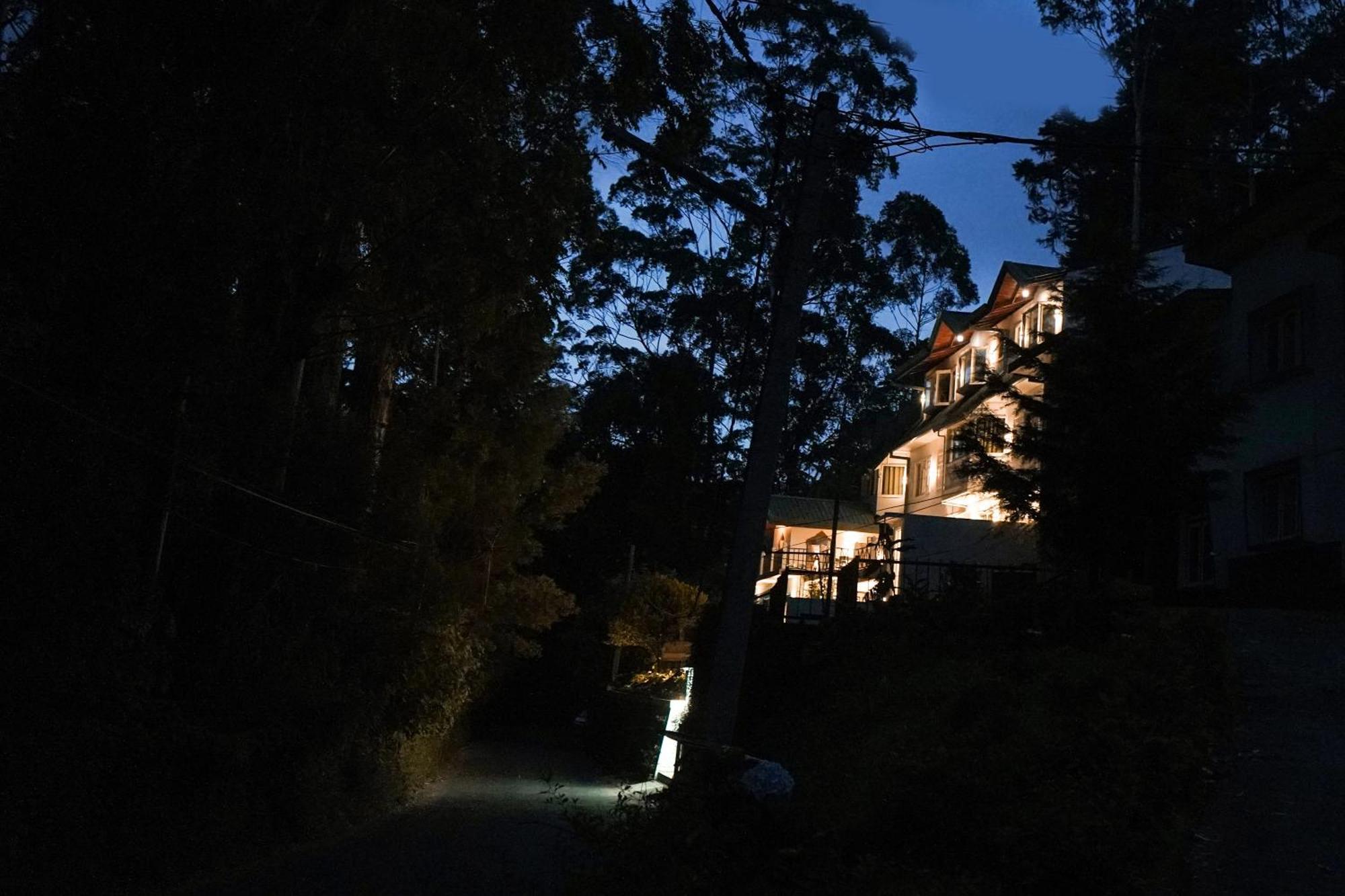Blue Moon Residency Hotell Nuwara Eliya Exteriör bild
