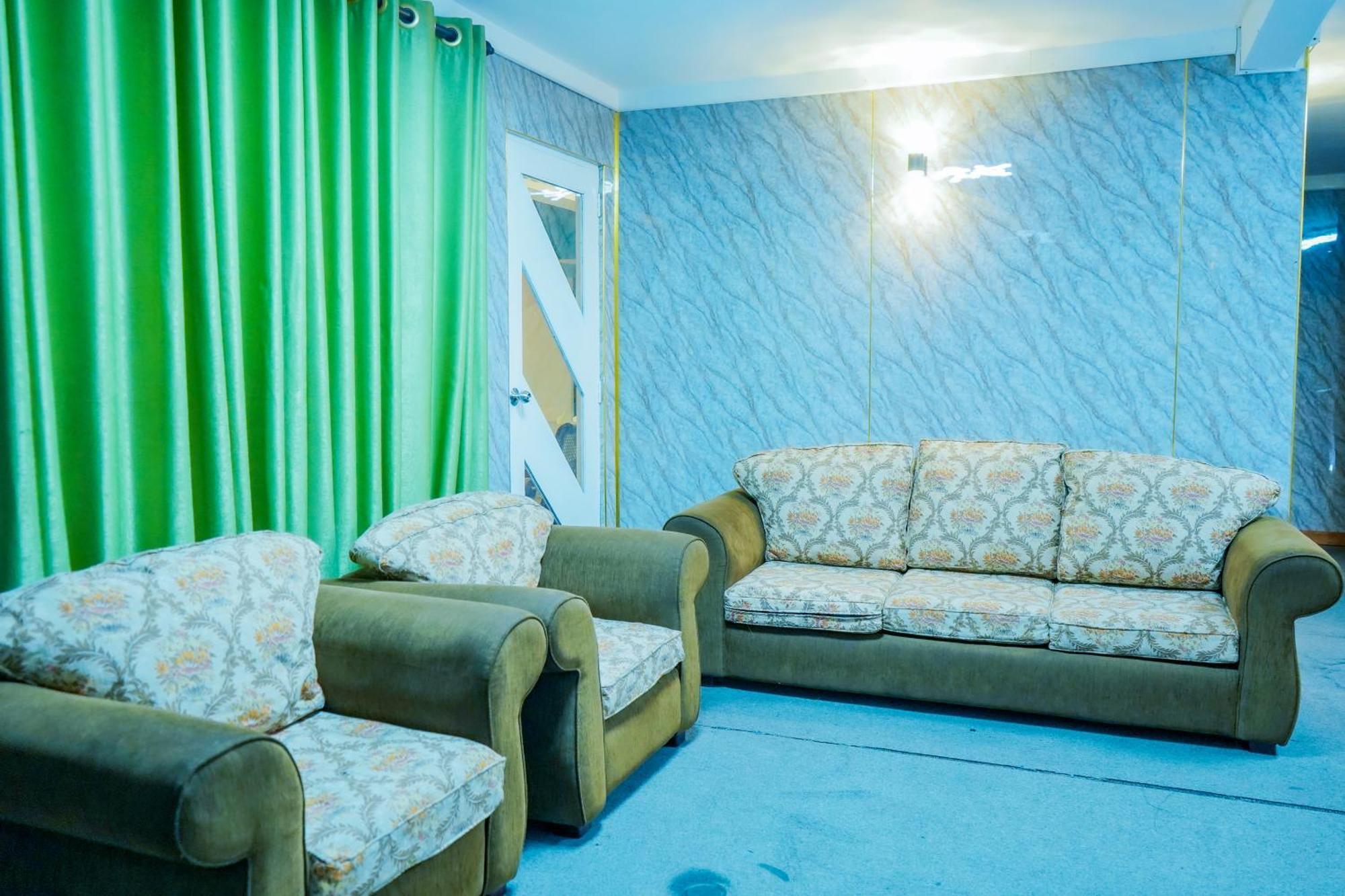 Blue Moon Residency Hotell Nuwara Eliya Exteriör bild